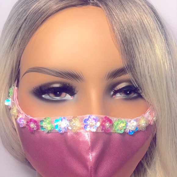 New! Beautiful lace and polyester 3-D dress - Picture 6 of 6